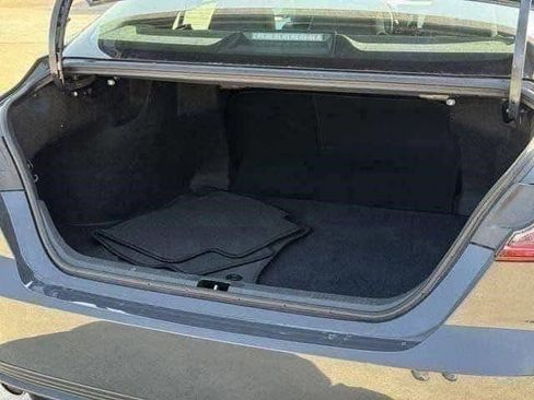 Used 2025 Toyota Camry SE image 31