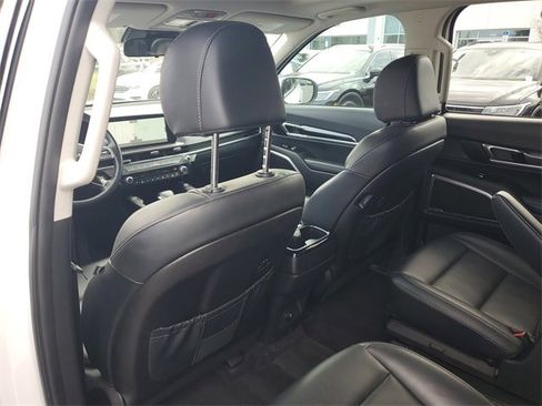 Used 2025 Kia Telluride S image 10