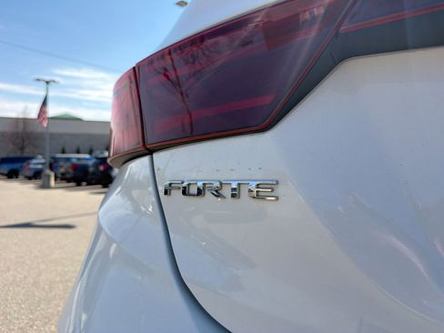 Used 2019 Kia Forte LXS FWD image 15