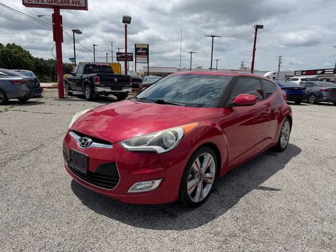 Used 2016 Hyundai Veloster w/ Option Group 02 FWD image 3