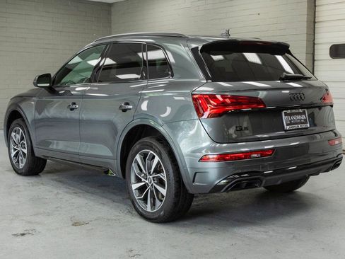 Used 2024 Audi Q5 2.0T Premium w/ Summer of Audi Package AWD/4WD image 39