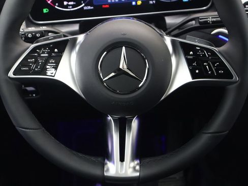 New 2026 Mercedes-Benz GLC 300 4MATIC image 17