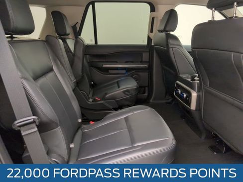 Used 2024 Ford Expedition XLT image 19