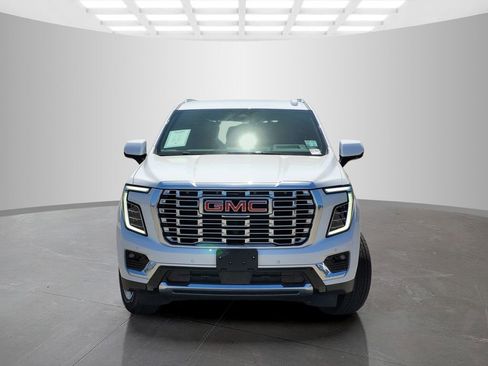 Used 2025 GMC Yukon XL Denali AWD/4WD image 2