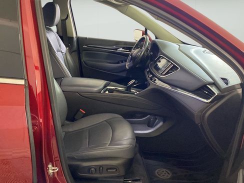 Used 2019 Buick Enclave Essence FWD image 28