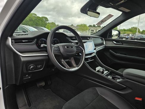 New 2026 Jeep Grand Cherokee Altitude RWD image 15