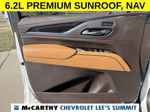 Used 2022 Cadillac Escalade ESV Premium Luxury image 52