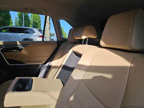 Used 2019 Toyota RAV4 XLE Premium w/ Advanced Technology Package AWD/4WD image 20