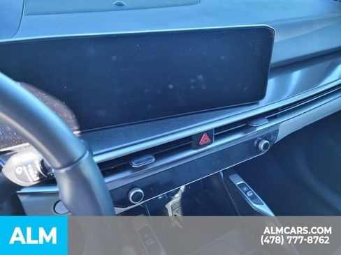 Used 2025 Kia Sorento S w/ Panoramic Sunroof Package FWD image 11