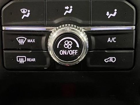 Used 2021 GMC Sierra 1500 Elevation w/ X31 Off-Road Package AWD/4WD image 38