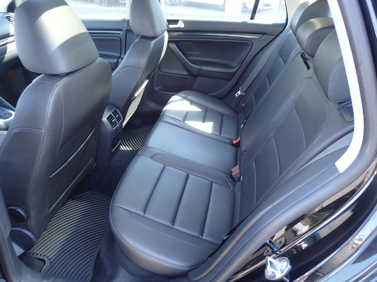 Used 2013 Volkswagen Jetta SE FWD image 10