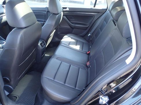 Used 2013 Volkswagen Jetta SE FWD image 10