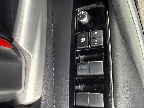 Used 2020 Toyota Corolla XLE FWD image 14