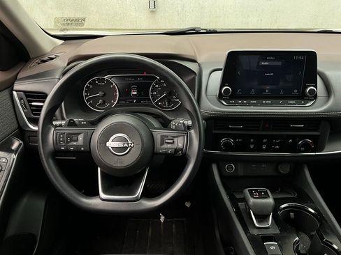 Used 2023 Nissan Rogue S image 13