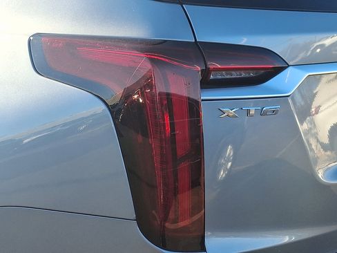 Used 2023 Cadillac XT6 Premium Luxury image 11
