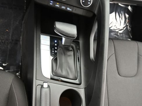 Used 2024 Hyundai Elantra SE FWD image 20