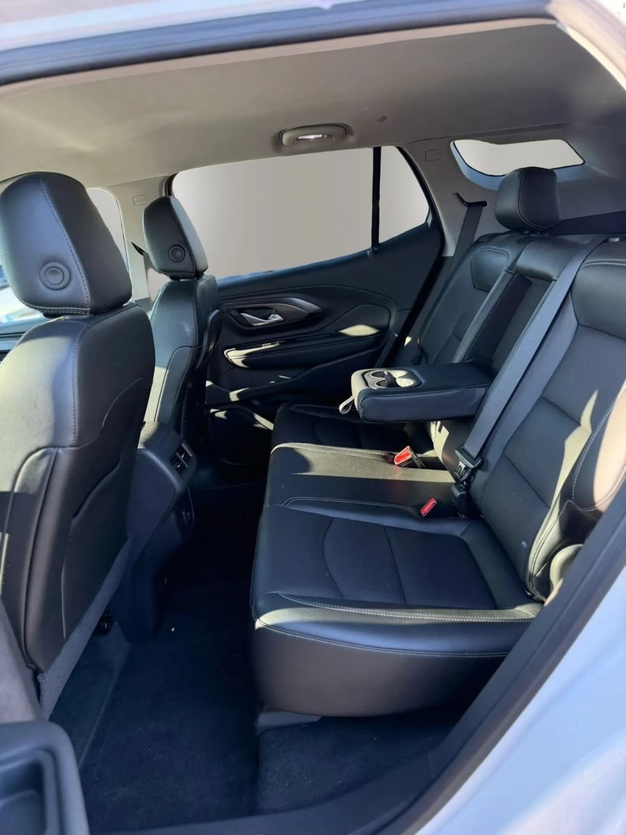Used 2024 GMC Terrain SLT w/ Elevation Edition AWD/4WD image 10