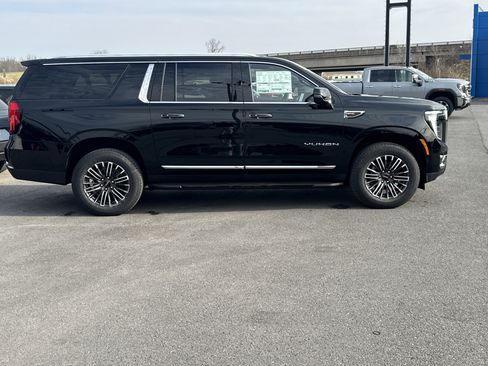 New 2026 GMC Yukon XL Elevation w/ Elevation Premium Package AWD/4WD image 2