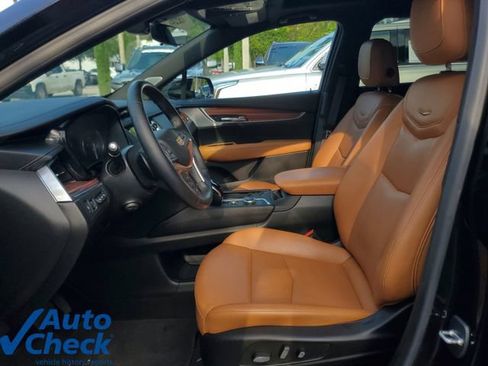 Certified 2024 Cadillac XT5 Premium Luxury w/ Technology Package FWD image 18