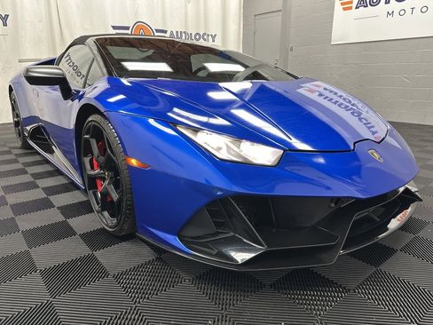 Used 2020 Lamborghini Huracan EVO image 1