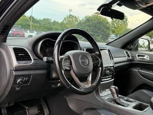 Used 2021 Jeep Grand Cherokee Laredo X AWD/4WD image 16