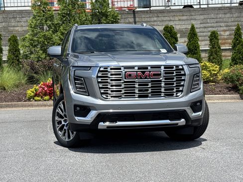 New 2026 GMC Yukon Denali w/ Sun & Power Step Package AWD/4WD image 2