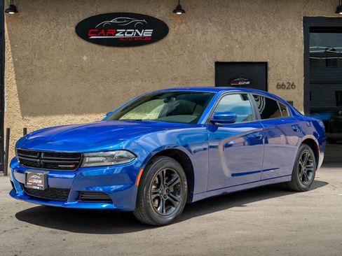 Used 2019 Dodge Charger SXT RWD image 1