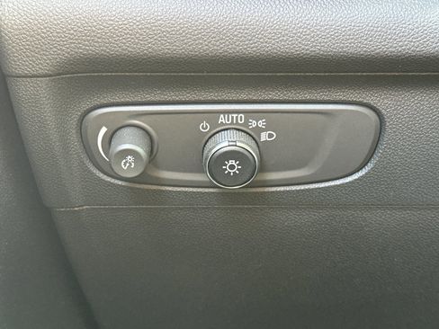 Used 2023 Buick Envision Essence w/ Sport Touring Package image 27