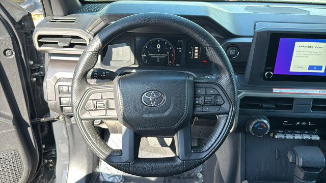 Used 2025 Toyota Tacoma SR5 AWD/4WD image 18