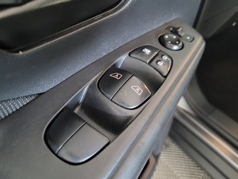 Used 2021 Nissan Kicks S FWD image 27