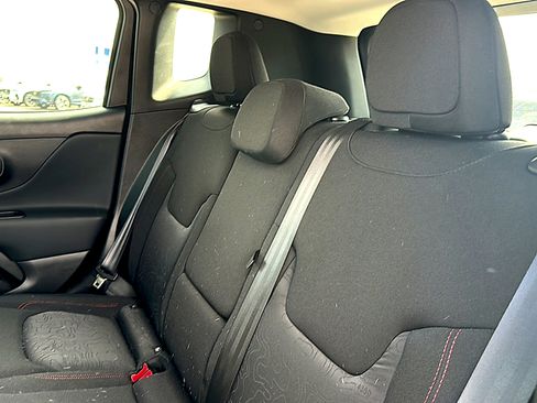 Used 2022 Jeep Renegade Trailhawk w/ Trailer Tow Group AWD/4WD image 19