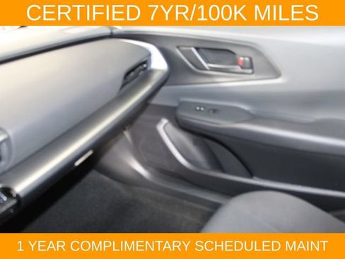 Used 2025 Toyota Prius LE FWD image 16
