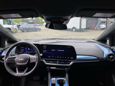 Used 2025 Chevrolet Equinox EV LT w/ Convenience Package FWD image 12