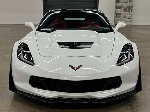 Used 2016 Chevrolet Corvette Z06 w/ 3LZ Preferred Equipment Group image 2