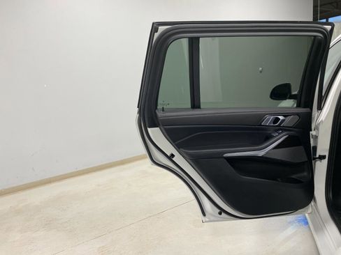 Used 2024 BMW X7 xDrive40i w/ Premium Package image 26