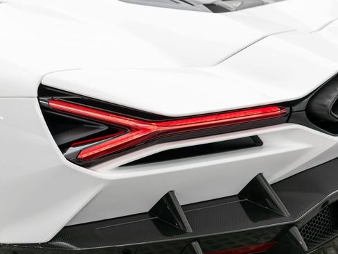 Used 2024 Lamborghini Revuelto image 48