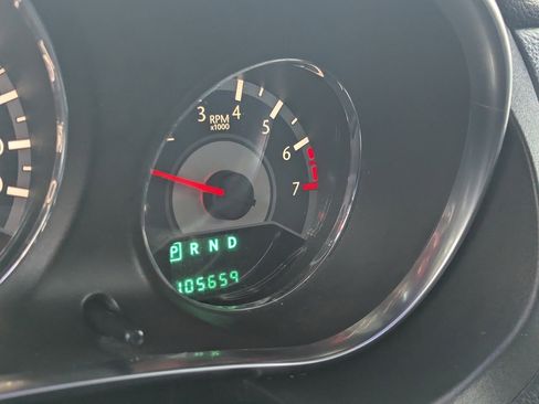 Used 2013 Chrysler 200 Limited w/ Sun/Sound Group image 10