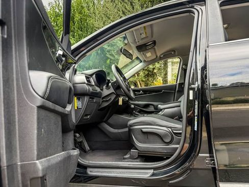 Used 2017 Kia Sorento LX image 23