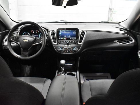 Used 2025 Chevrolet Malibu LT FWD image 5