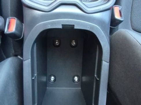 Used 2021 Toyota RAV4 LE w/ Carpet Mat Package (TMS) AWD/4WD image 27
