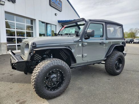 Used 2020 Jeep Wrangler Sport AWD/4WD image 6