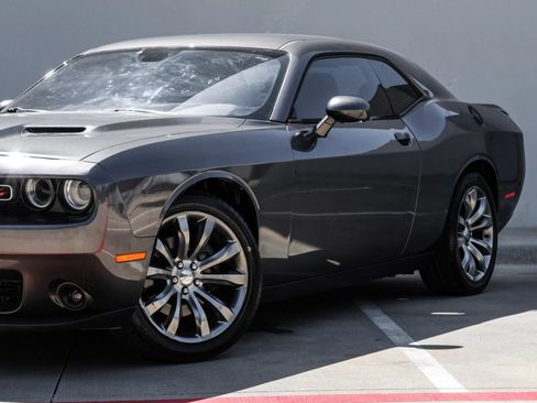 Used 2015 Dodge Challenger R/T Plus RWD image 8