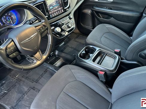 Used 2019 Chrysler Pacifica Touring Plus w/ S Appearance Package image 11