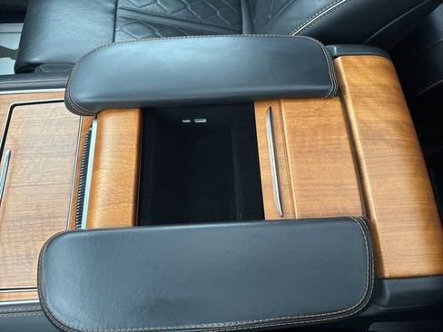 Used 2024 Jeep Grand Wagoneer L Series III AWD/4WD image 30