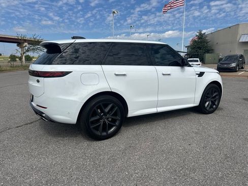 Used 2023 Land Rover Range Rover Sport SE Dynamic AWD/4WD image 4