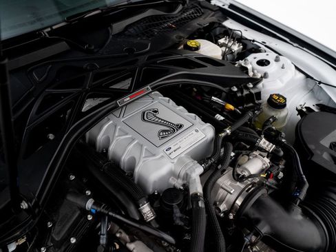 Used 2022 Ford Mustang Shelby GT500 w/ Technology Package RWD image 45