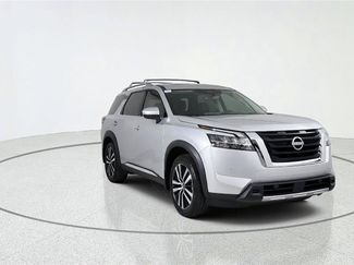 Used 2024 Nissan Pathfinder Platinum FWD video 1