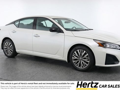 Used 2025 Nissan Altima 2.5 SV FWD image 1