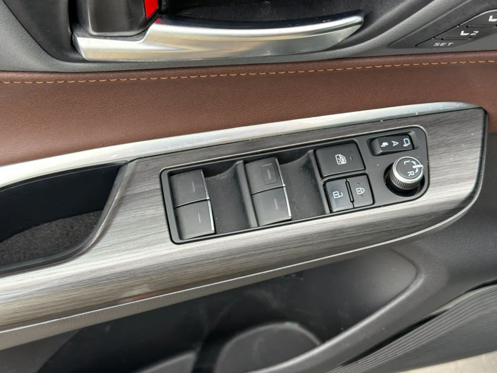 Used 2023 Toyota Venza XLE AWD/4WD image 13