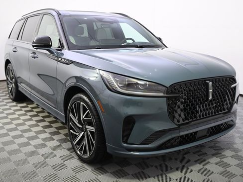 New 2026 Lincoln Aviator Black Label w/ Jet Appearance Package image 8